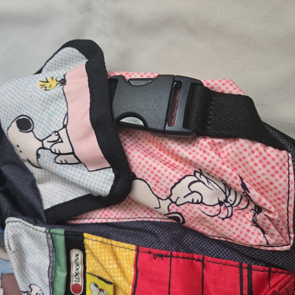 Le Sportsac x Snoopy Backpack - Picture 3 of 7